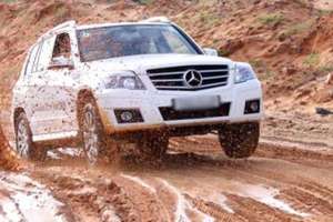 Hướng dẫn cách lái xe ô tô đường bùn, lầy sao cho an toàn